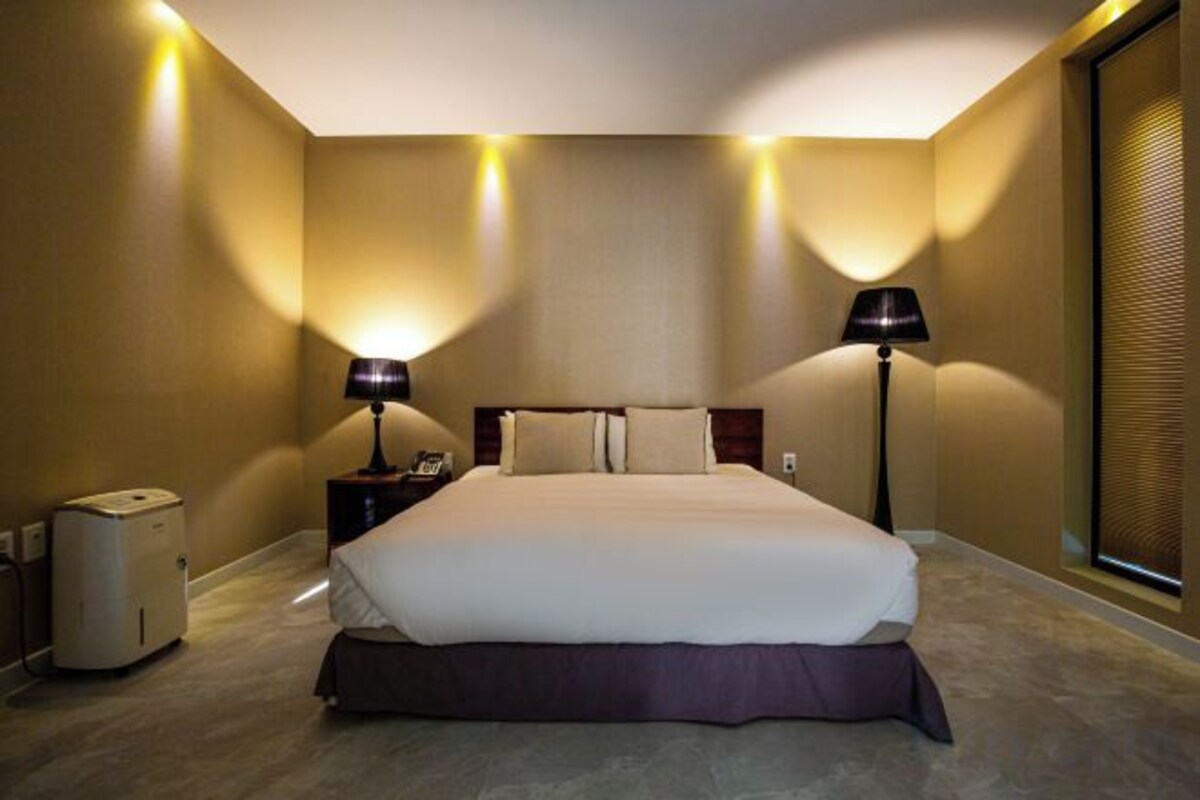 Frette Italian sheets, premium bedding, down comforters