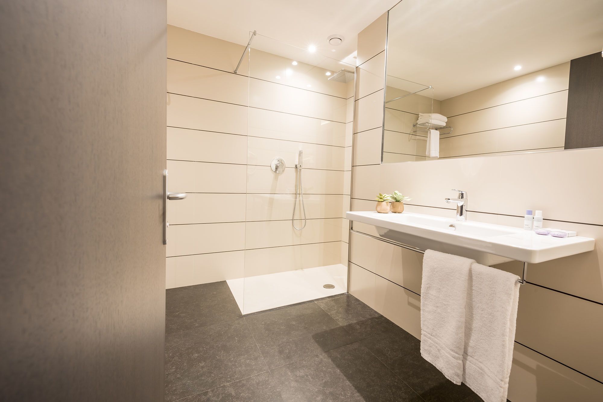 triple room | minibar, in-room safe, desk, soundproofing