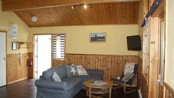 Classic Cabin, 1 Bedroom, Private Bathroom, Lake View | Living area | TV