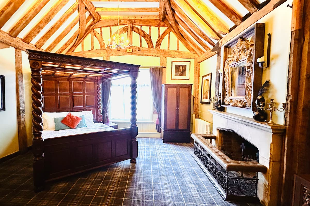 The King John Suite | 2 bedrooms, premium bedding, individually furnished, desk