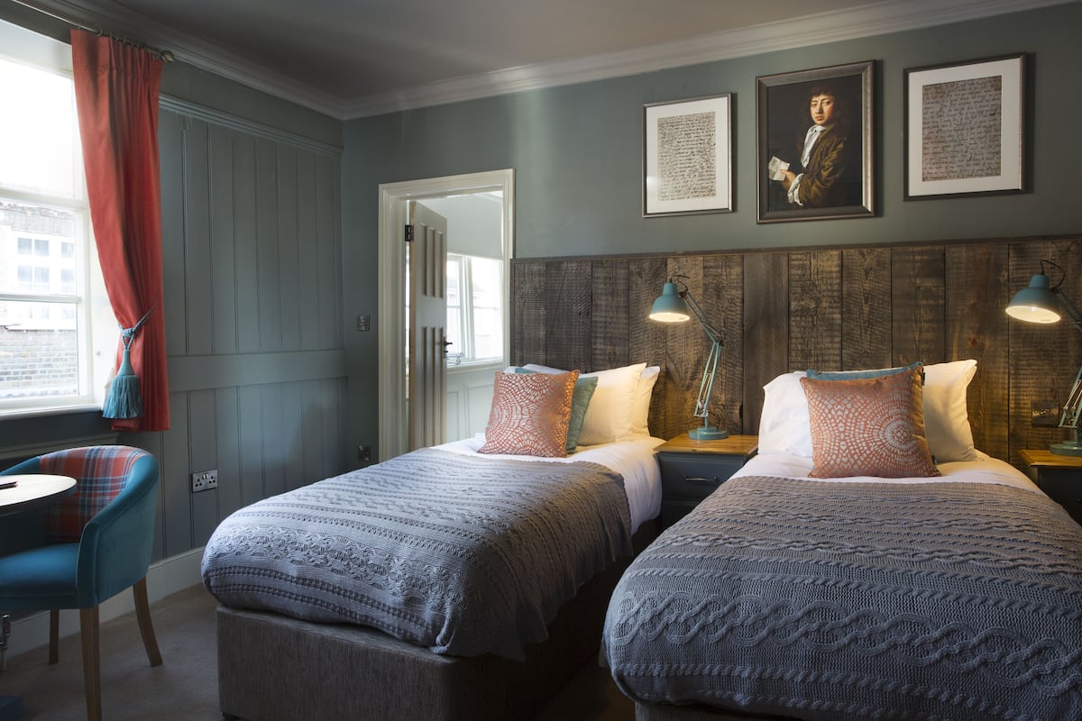 Superior Double or Twin Room | 2 bedrooms, premium bedding, individually furnished, desk