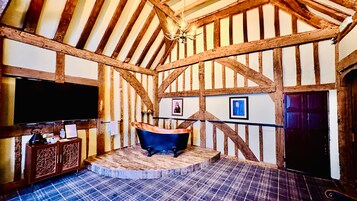 The King John Suite | Living area | Flat-screen TV