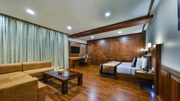 1 bedroom, premium bedding, minibar, in-room safe