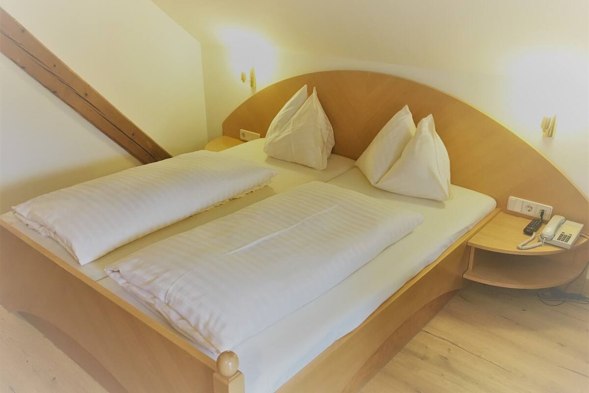 comfort double room, balcony | in-room safe, individually decorated, individually furnished