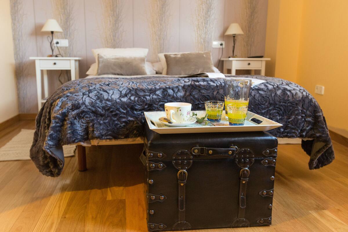 Standard Double or Twin Room | Premium bedding, down comforters, memory foam beds, in-room safe