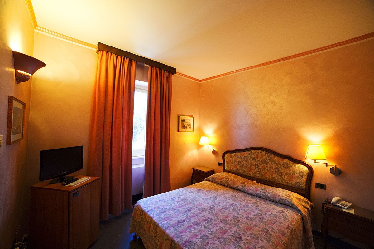 1 bedroom, premium bedding, minibar, in-room safe