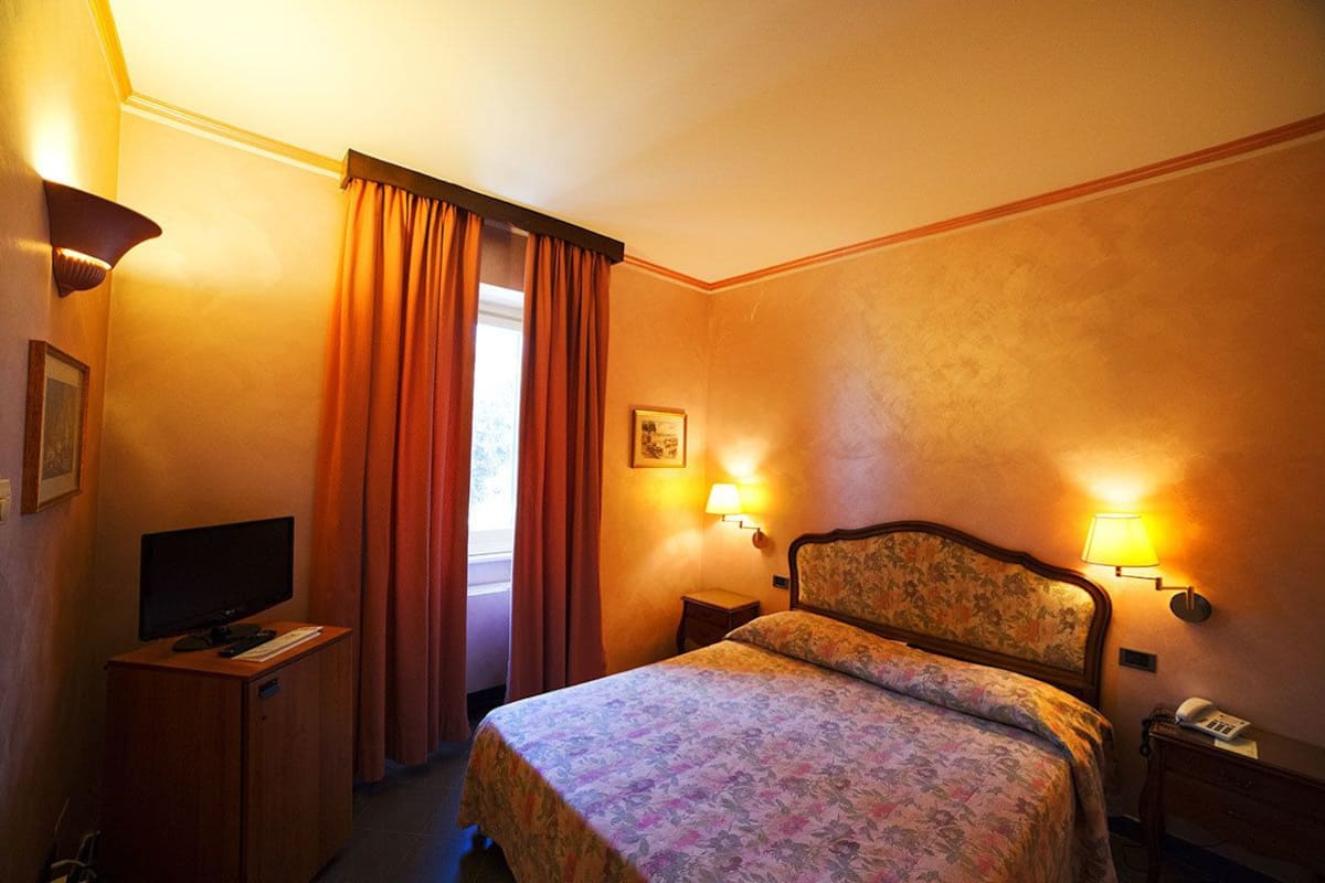 1 bedroom, premium bedding, minibar, in-room safe