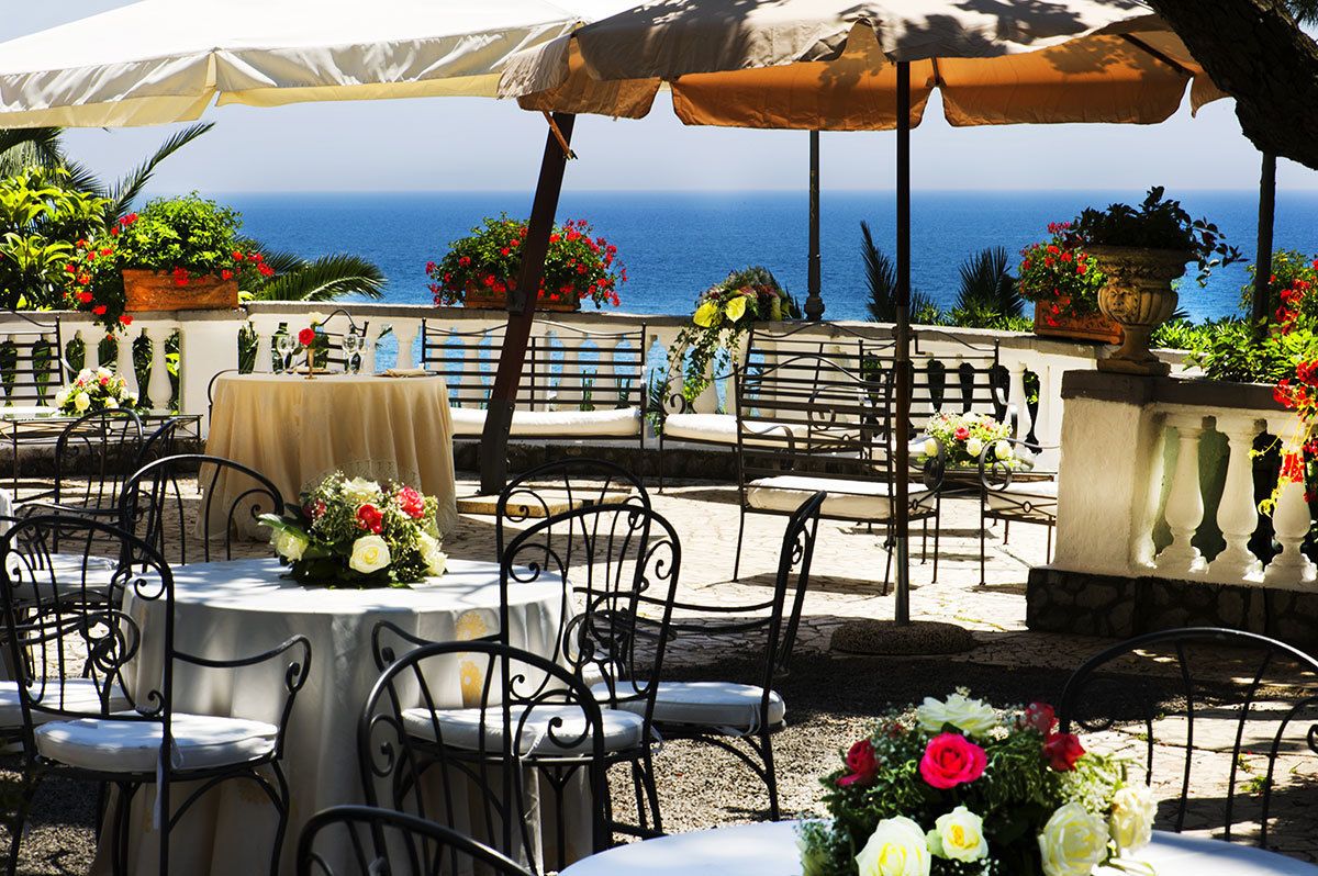 2 Restaurants, Mittagessen, Abendessen, lokale Küche