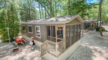 Two Bedroom Family Cottage (Linens not provided) | 1 bedroom, free WiFi
