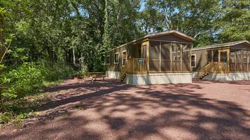 Deluxe Cottage, 2 Bedrooms (Linens not provided) | 1 bedroom, free WiFi