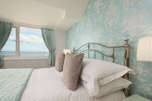 Chambre Double Classique, salle de bains attenante, vue mer (Room 11)
