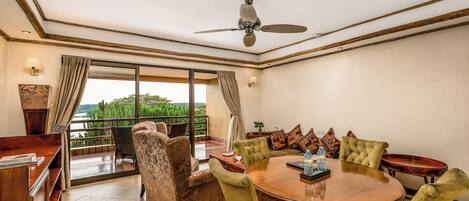 Signature Room | In-room dining