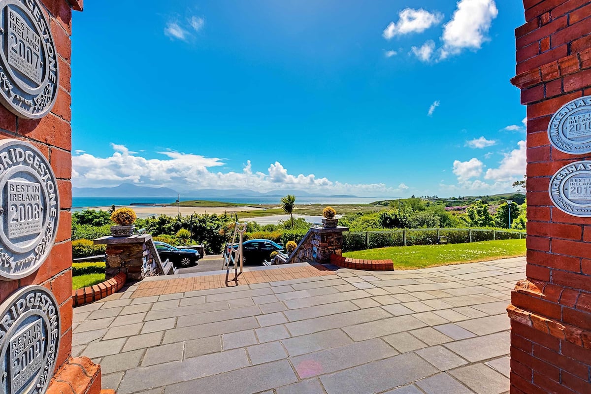 standard twin room | terrace/patio