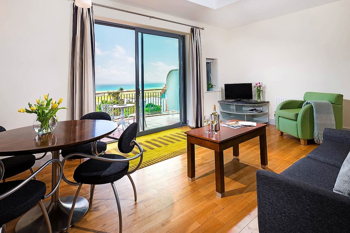 1 bedroom, in-room safe, desk, iron/ironing board