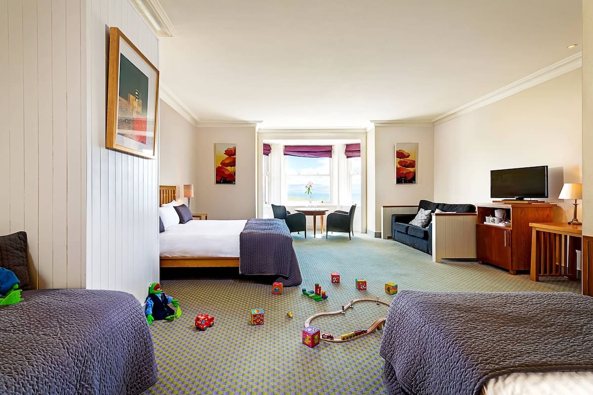 1 bedroom, in-room safe, desk, iron/ironing board