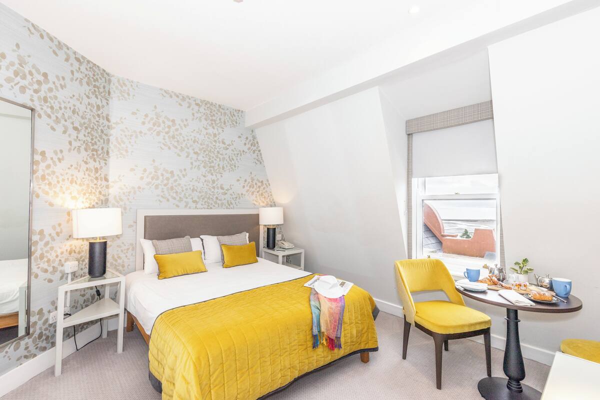 Double with Sea View | Coffres-forts dans les chambres, bureau, fer et planche à repasser