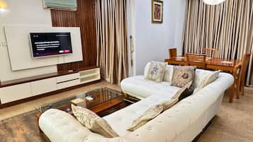 Suite, 2 Bedrooms | In-room safe, desk, free WiFi