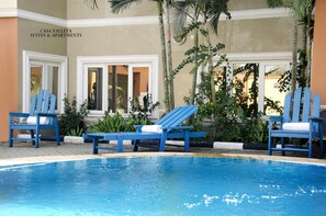 Outdoor pool - Lake 47 Suites (Abuja)