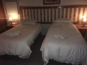Gewel room 7 | Badezimmer | Kostenlose Toilettenartikel, Haartrockner, Bademäntel, Handtücher
