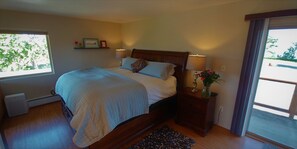 Panoramic Chalet | Free WiFi, bed sheets - GreenHouse Inn by the Bay (Sequim)