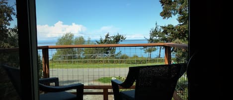 Room, 1 Queen Bed, Ensuite, Bay View | Balcony view