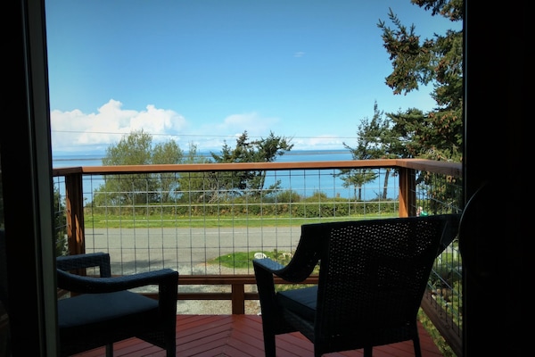 Room, 1 Queen Bed, Ensuite, Bay View | Balcony view