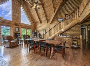 Dining - Shirley's Bed and Breakfast (Roanoke)