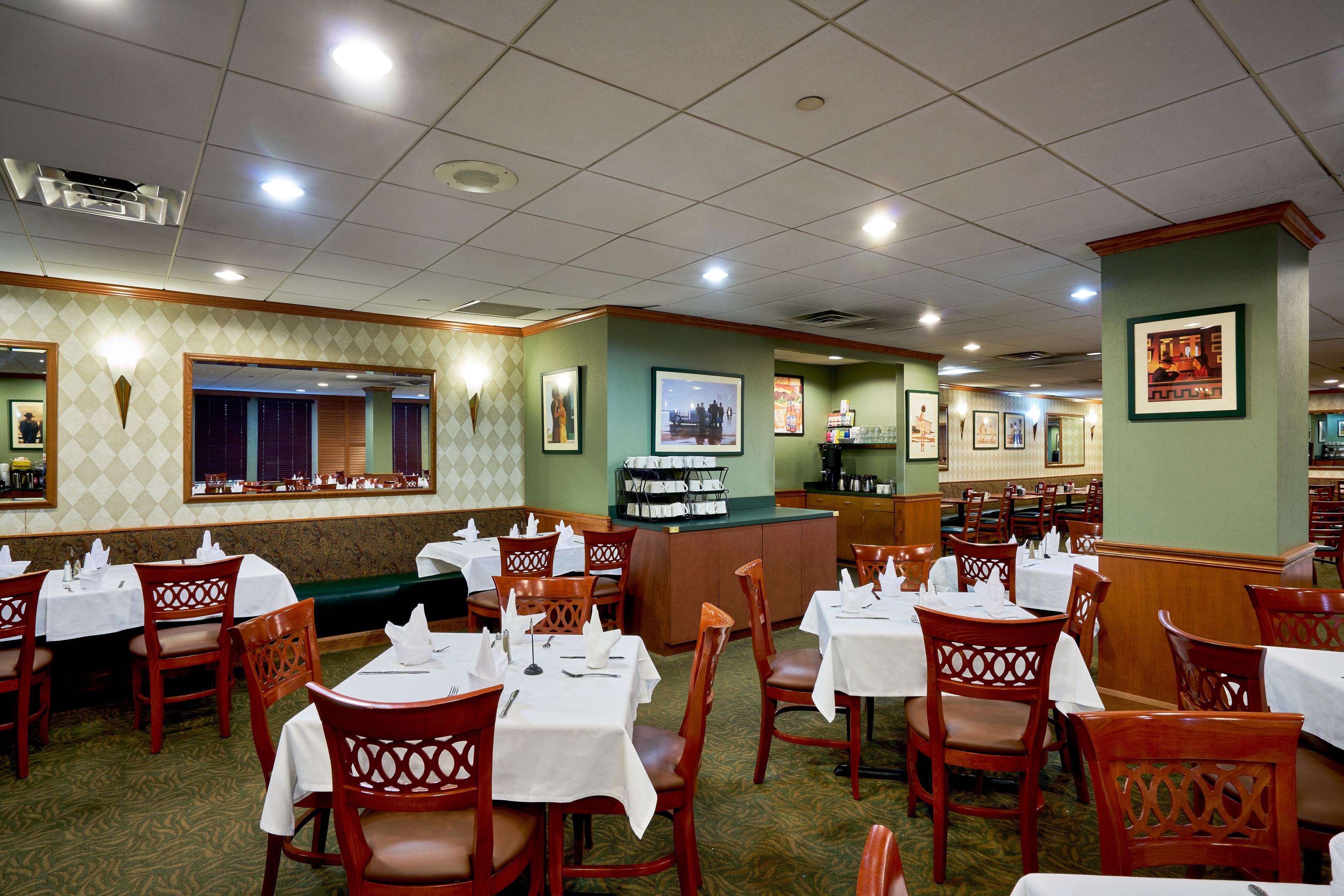 Petit déjeuner buffet (28.69 USD par personne)