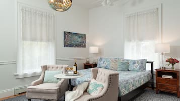 King with Kitchenette and Fireplace