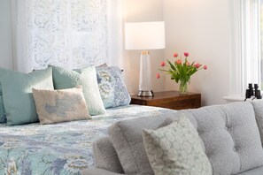 Zimmer, 1 King-Bett, Kochnische (Fireplace)