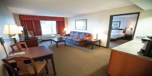 Pillowtop-Betten, Schreibtisch, laptopgeeigneter Arbeitsplatz