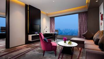 Suite, 1 Bedroom, Club Lounge Access | Down comforters, minibar, in-room safe, desk