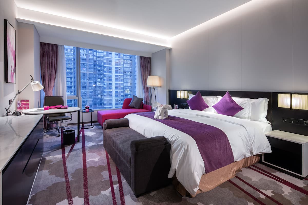 1 bedroom, down comforters, minibar, in-room safe
