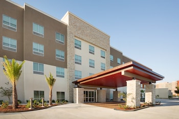 Holiday Inn Express & Suites McAllen - Medical Center Area by IH