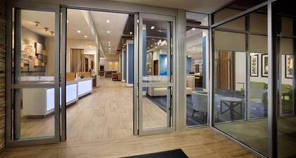 Holiday Inn Express & Suites McAllen - Medical Center Area by IHG