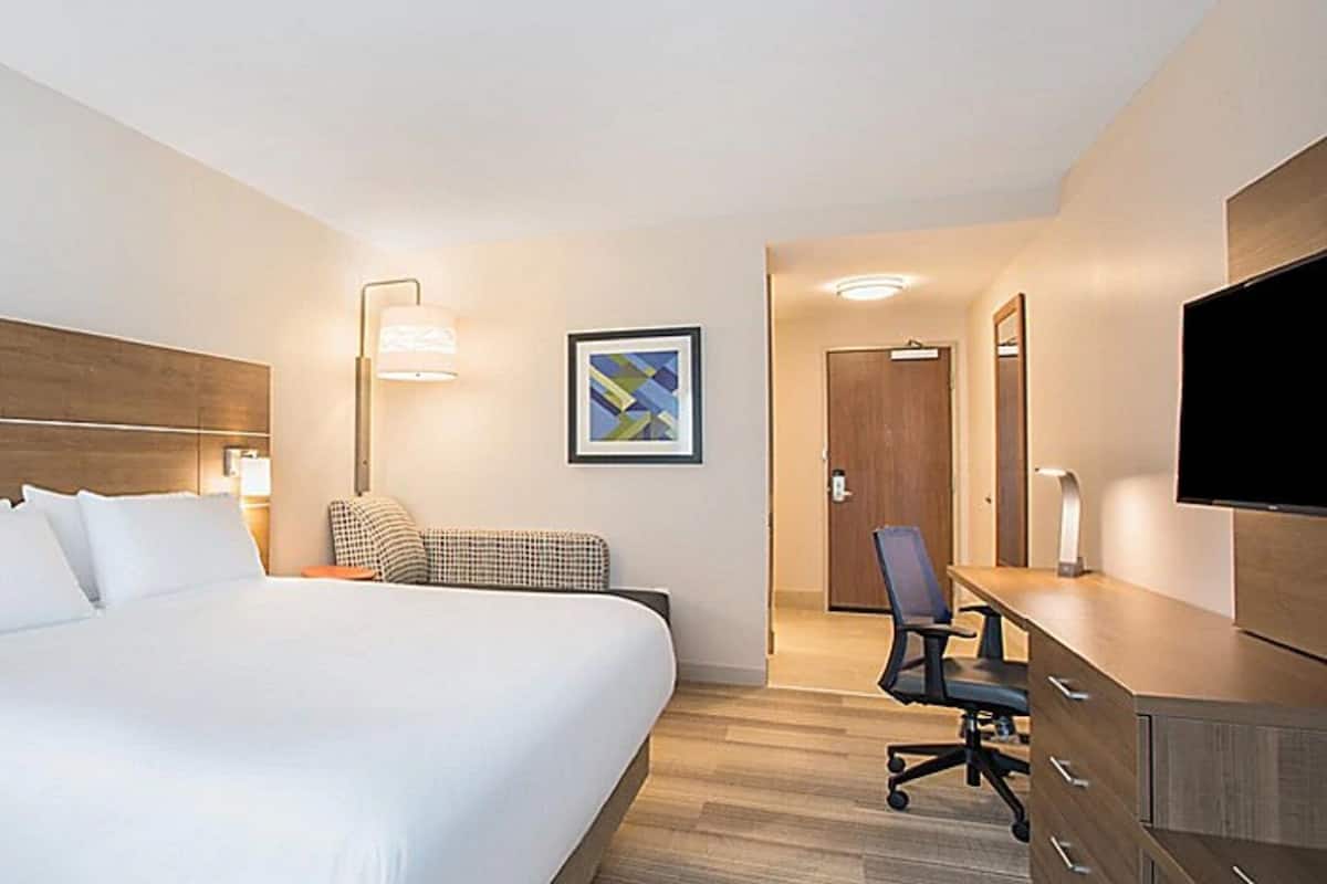 In-room safe, desk, laptop workspace, blackout curtains
