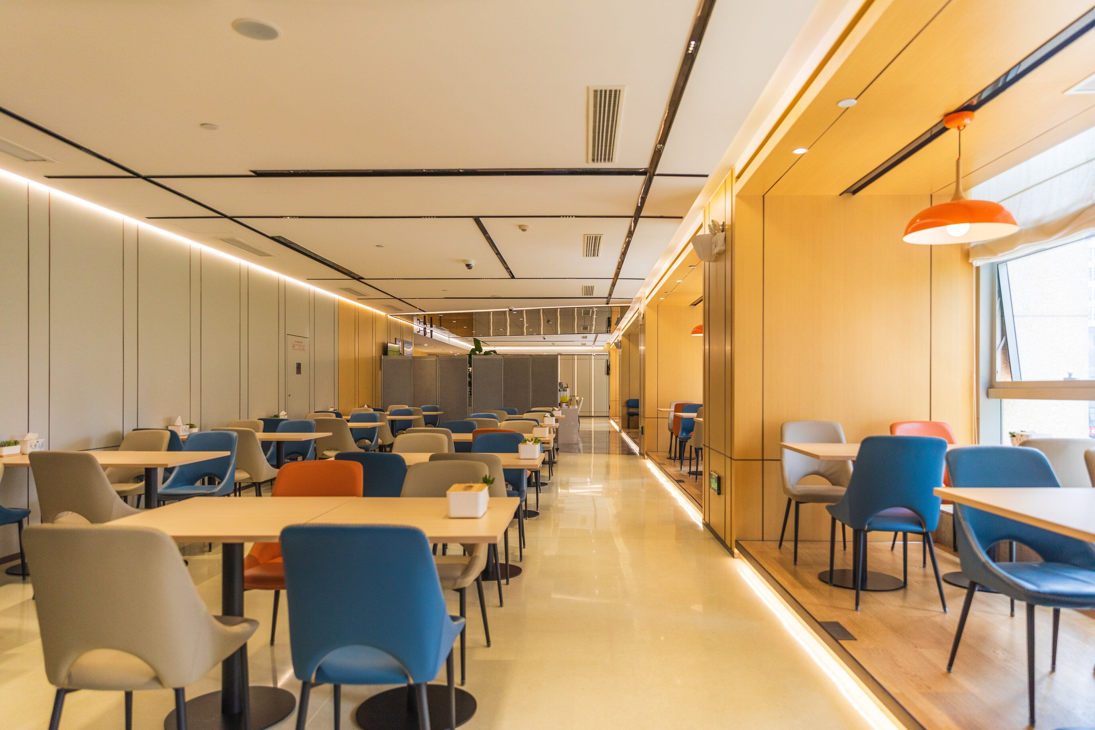 breakfast (cny 48 per person)