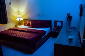 Executive-rum | Värdeförvaringsskåp på rummet, skrivbord och gratis wi-fi