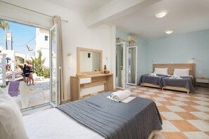 Room - Paralia Studios (Corfu)