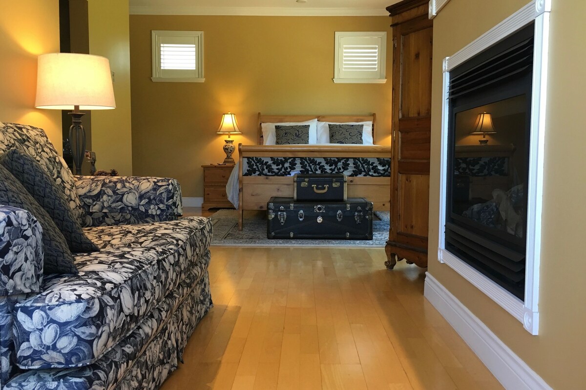 Luxury-Suite, 1 Queen-Bett, Poolblick | Bettwäsche aus ägyptischer Baumwolle, hochwertige Bettwaren