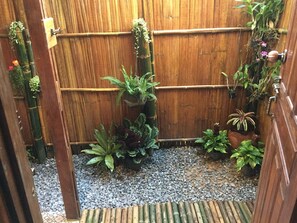 别墅 (Mountain & Farm View) | 浴室 | 淋浴设施、免费洗浴用品、吹风机、毛巾