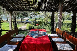 Outdoor dining - Love Pai Home (Pai)