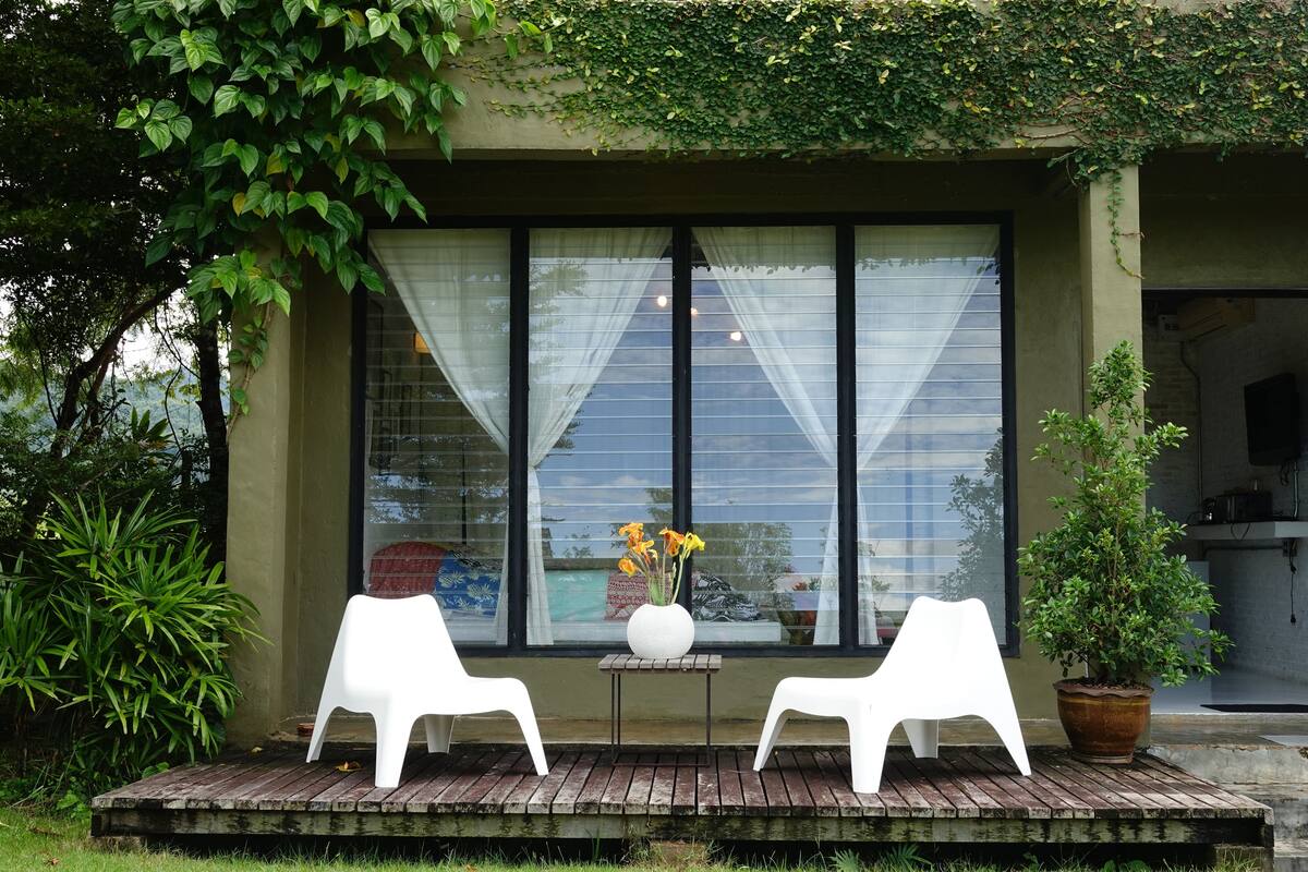Superior Air Conditioned Room | WiFi (free)