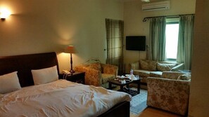 Phòng Suite Executive | Két bảo mật tại phòng, truy cập Internet không dây miễn phí 