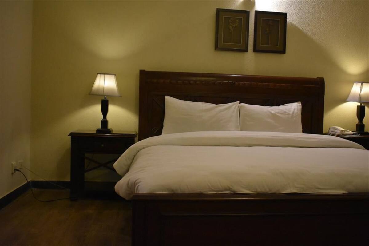 Double Room | 1 bedroom, in-room safe, free WiFi, bed sheets