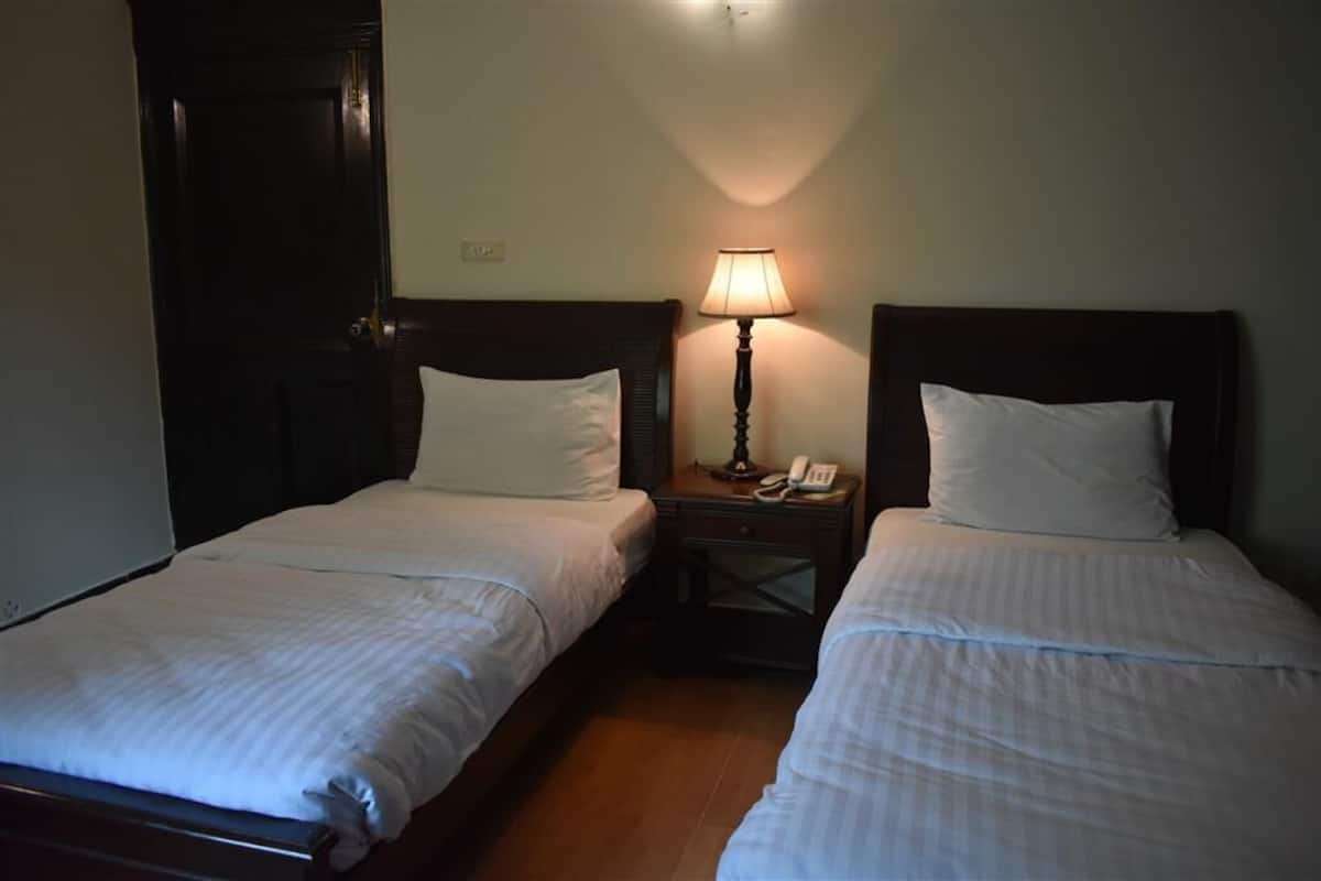 Twin Room | 1 bedroom, in-room safe, free WiFi, bed sheets
