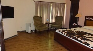 Suíte executiva | Cofres nos quartos, Wi-Fi de cortesia, roupa de cama