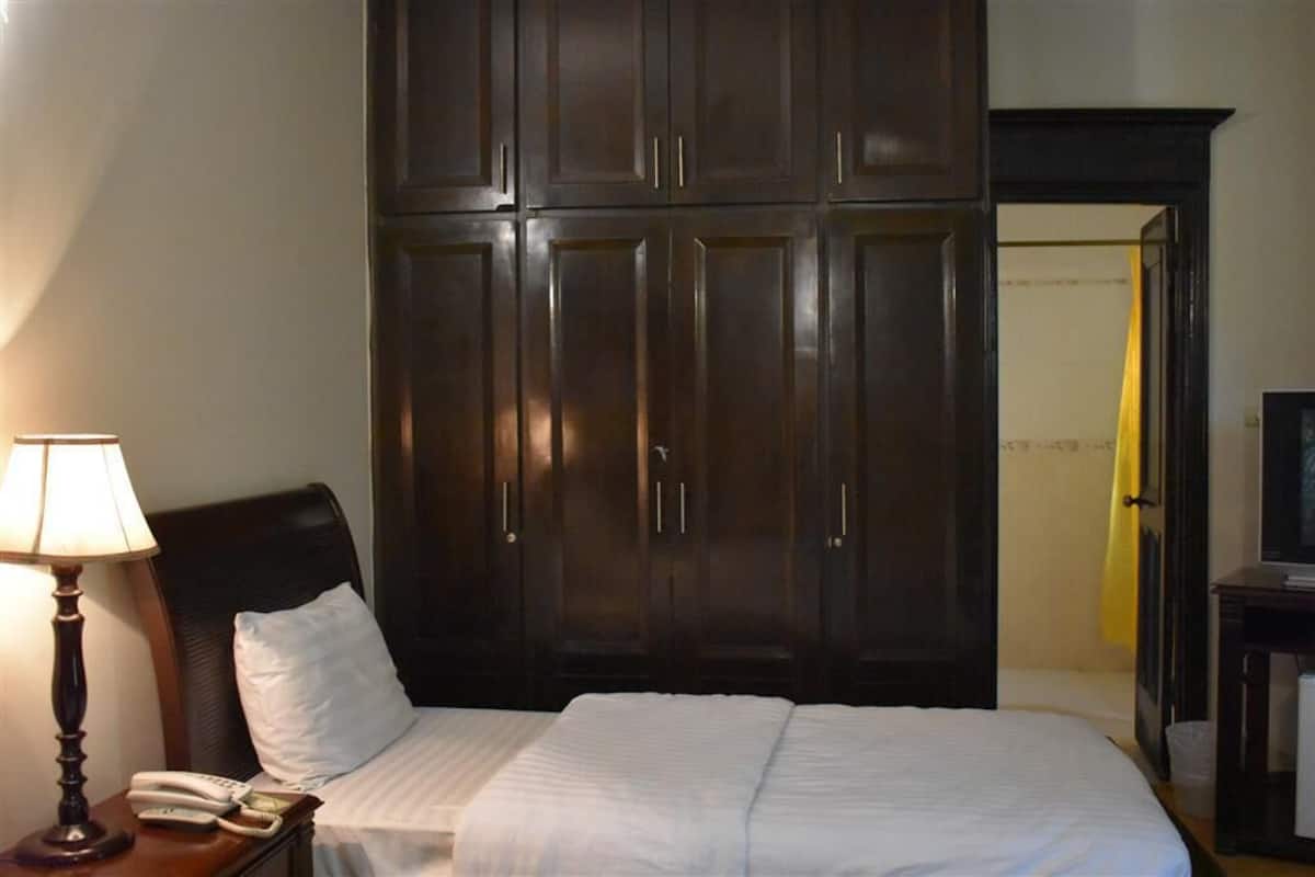 Single Room | 1 bedroom, in-room safe, free WiFi, bed sheets