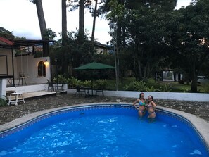 Utomhuspool