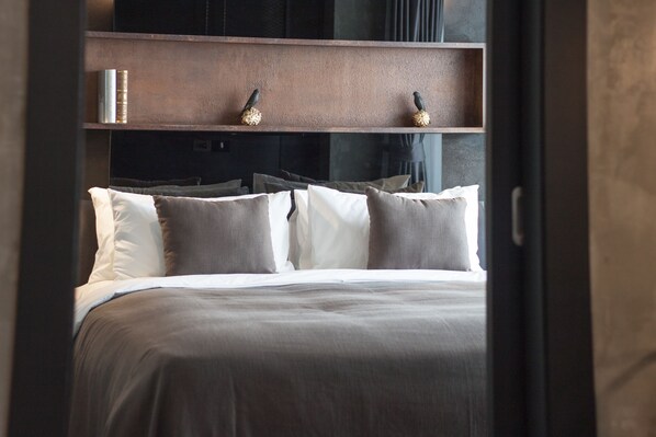 Literie de qualité supérieure, coffres-forts dans les chambres, bureau